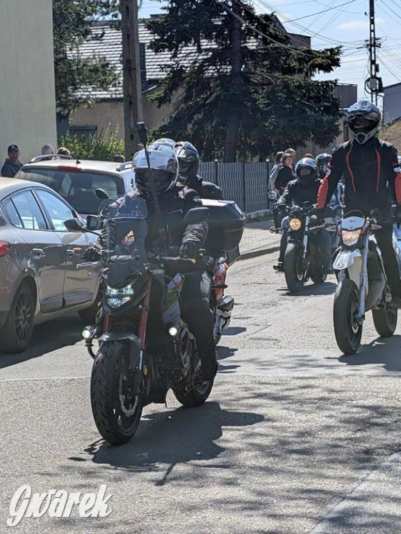 Ryk silników i szczytny cel. MotoStart w Piekarach Śląskich