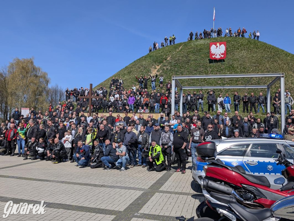 Ryk silników i szczytny cel. MotoStart w Piekarach Śląskich