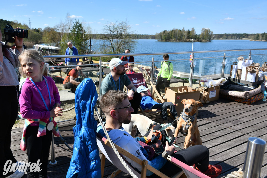 Biegi i podchody z psami nad Zalewem Nakło-Chechło