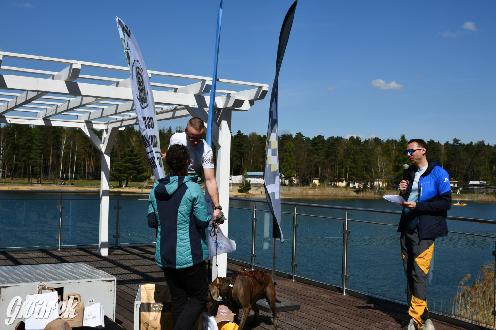 Biegi i podchody z psami nad Zalewem Nakło-Chechło