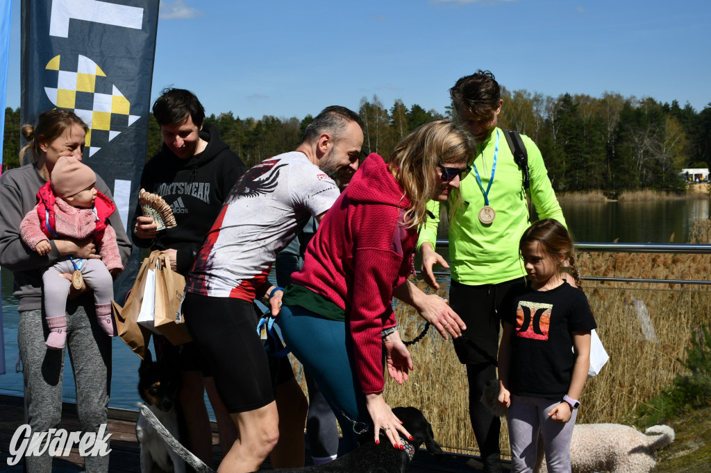 Biegi i podchody z psami nad Zalewem Nakło-Chechło