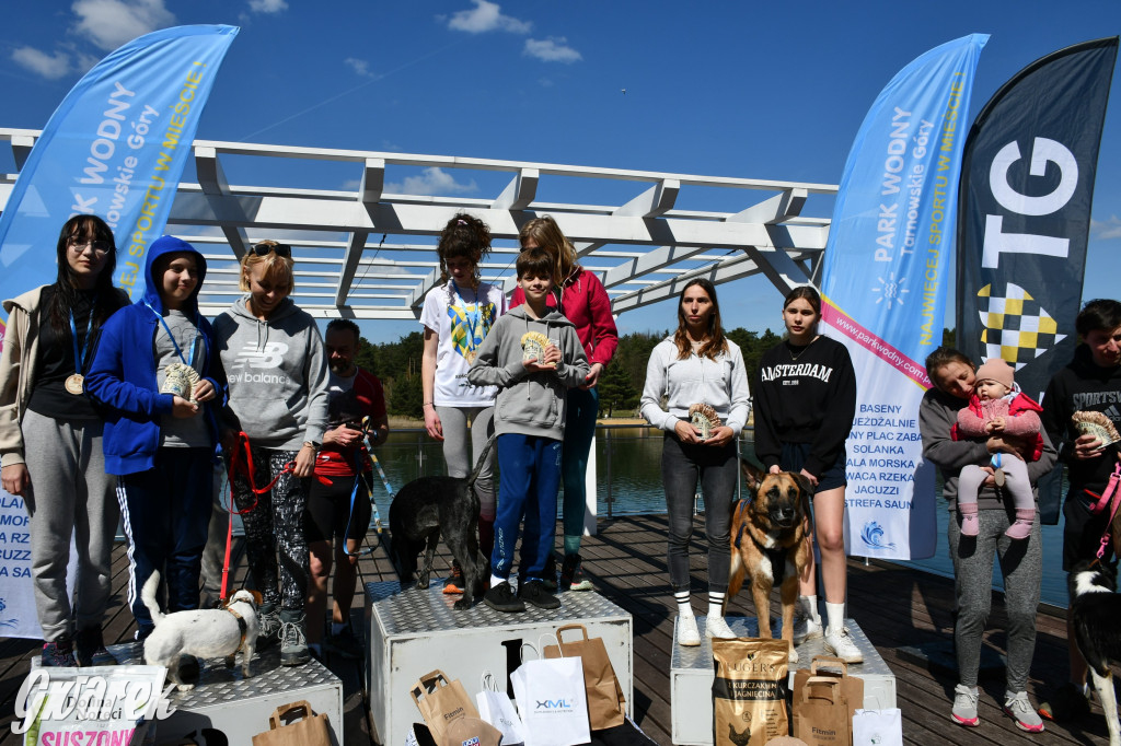 Biegi i podchody z psami nad Zalewem Nakło-Chechło