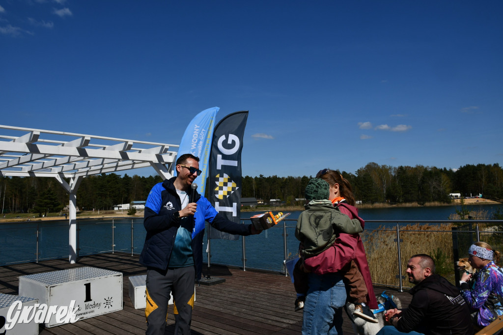 Biegi i podchody z psami nad Zalewem Nakło-Chechło