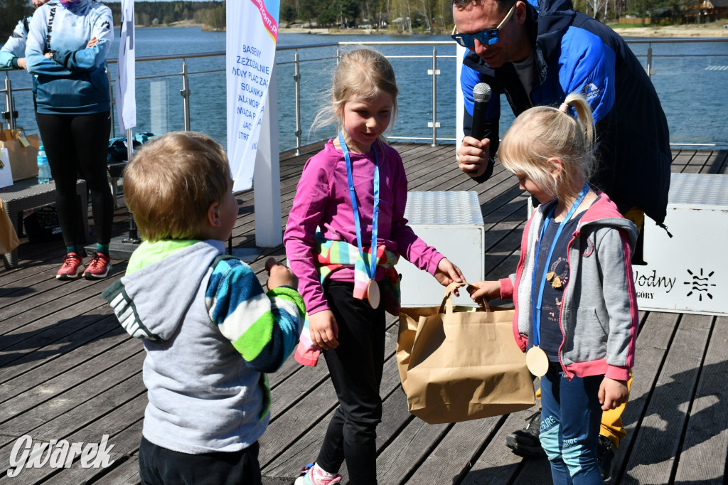 Biegi i podchody z psami nad Zalewem Nakło-Chechło