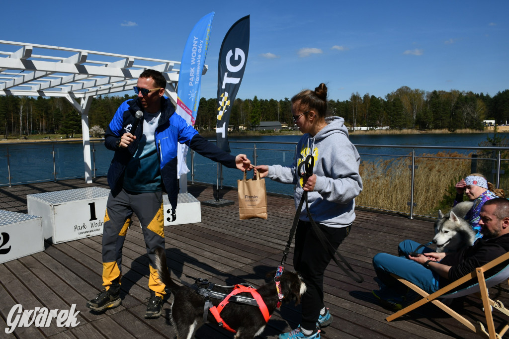 Biegi i podchody z psami nad Zalewem Nakło-Chechło