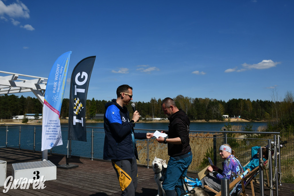 Biegi i podchody z psami nad Zalewem Nakło-Chechło