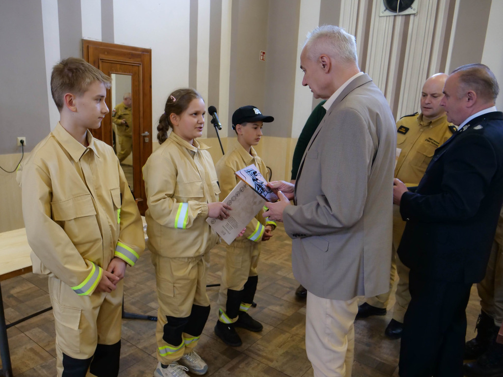 Trofea dla najlepszych druhen i druhów wręczone