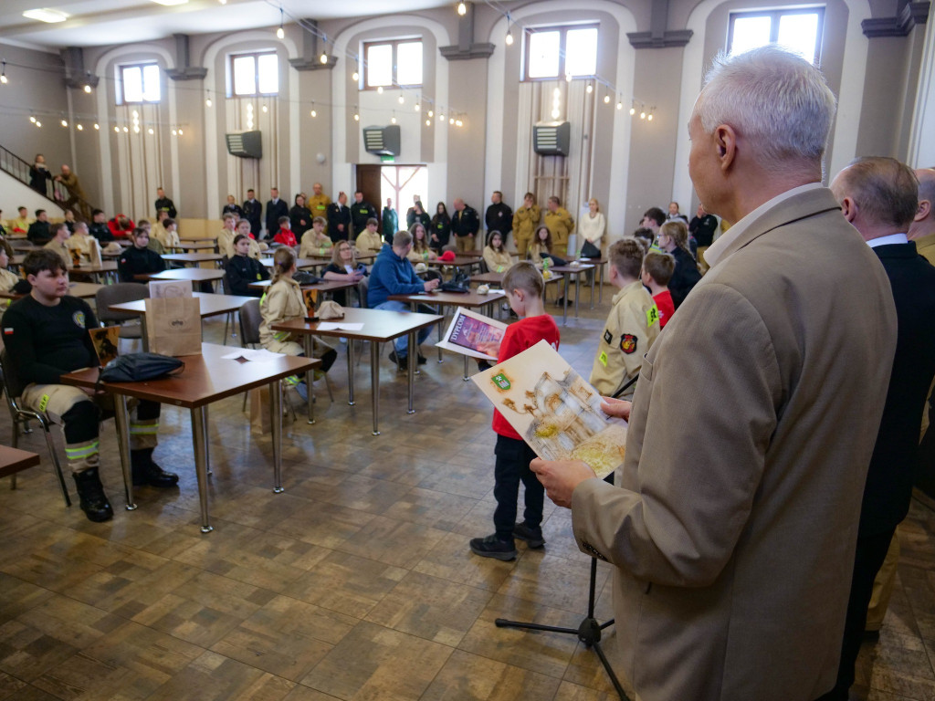 Trofea dla najlepszych druhen i druhów wręczone
