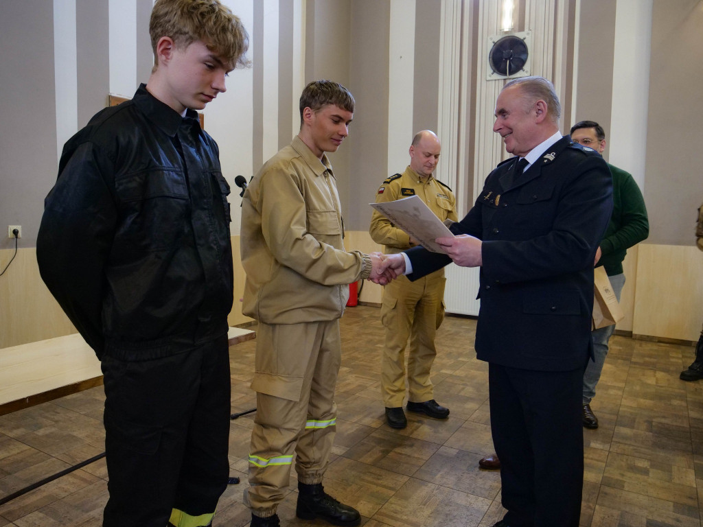 Trofea dla najlepszych druhen i druhów wręczone