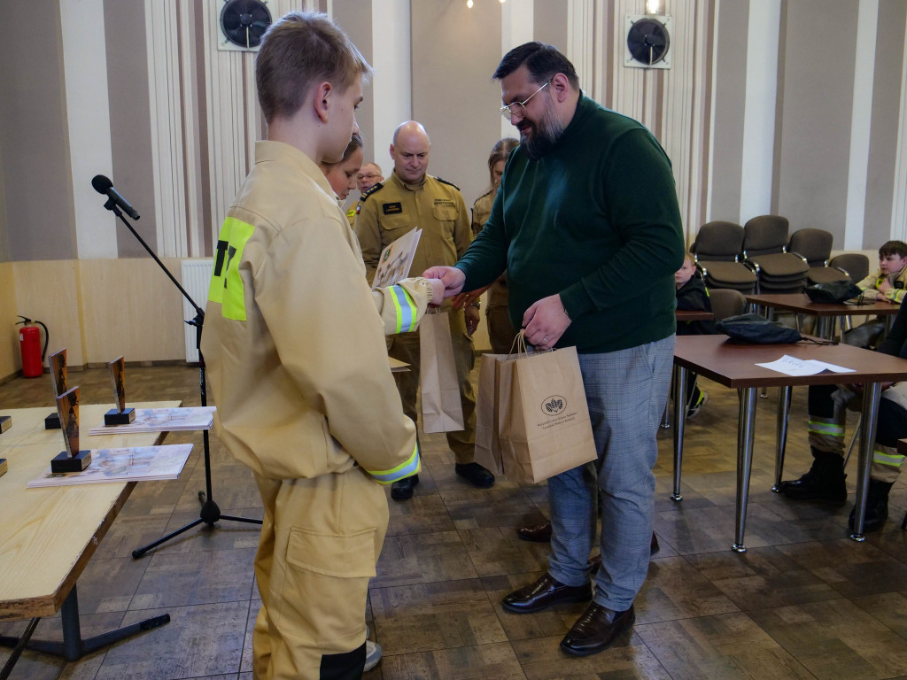 Trofea dla najlepszych druhen i druhów wręczone