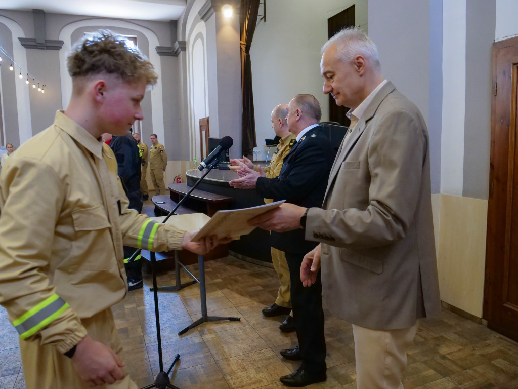 Trofea dla najlepszych druhen i druhów wręczone