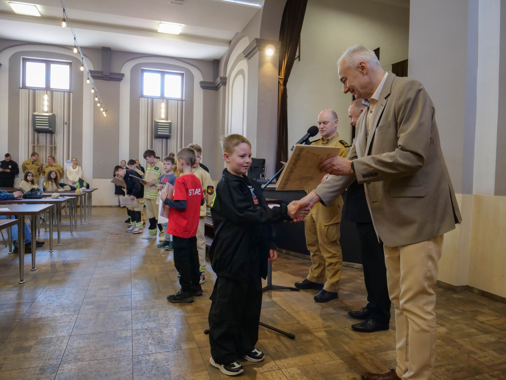 Trofea dla najlepszych druhen i druhów wręczone