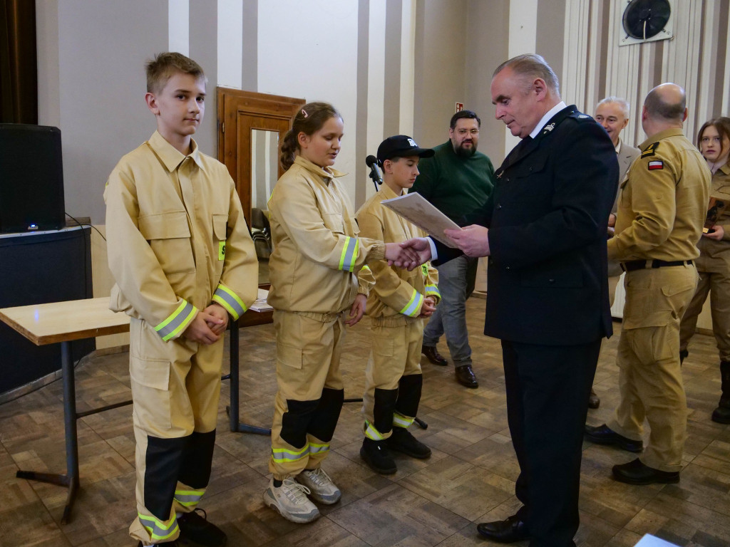 Trofea dla najlepszych druhen i druhów wręczone