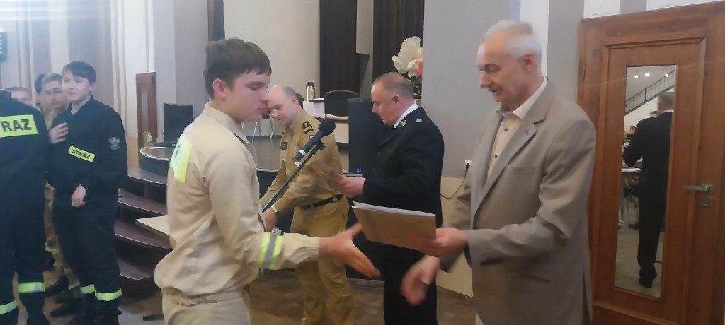 Trofea dla najlepszych druhen i druhów wręczone
