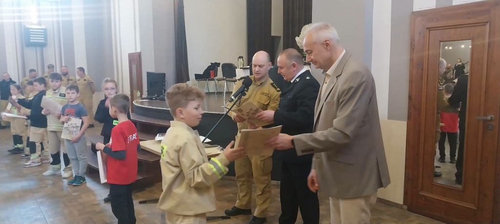 Trofea dla najlepszych druhen i druhów wręczone