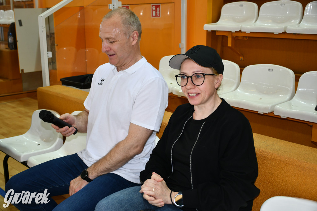 Sportowe święto w hali sportowej. Ciąg dalszy w środę