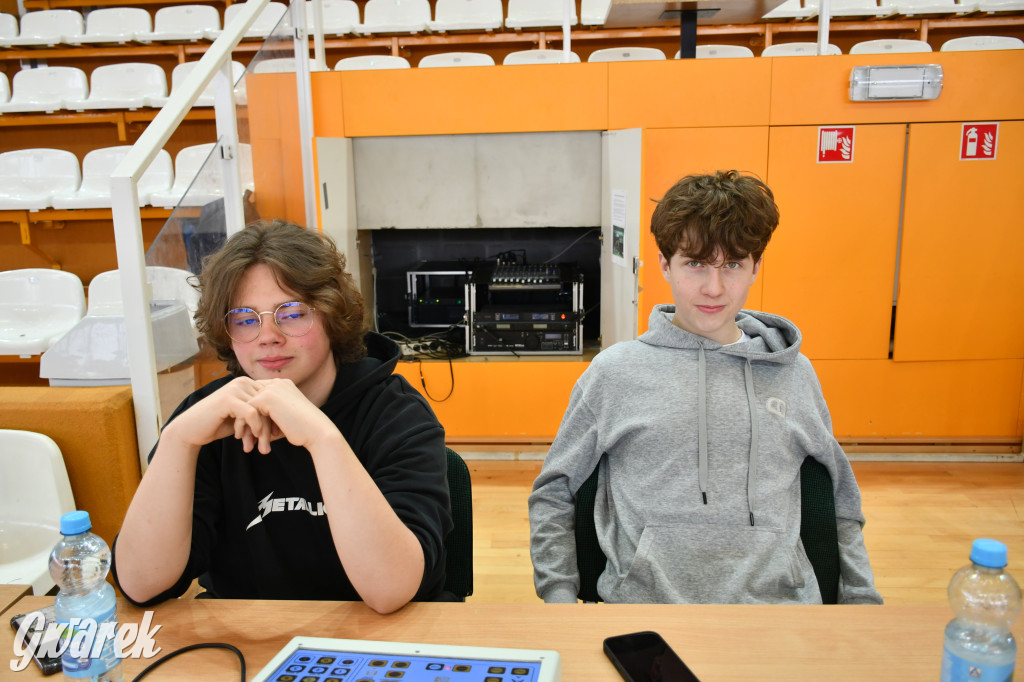 Sportowe święto w hali sportowej. Ciąg dalszy w środę