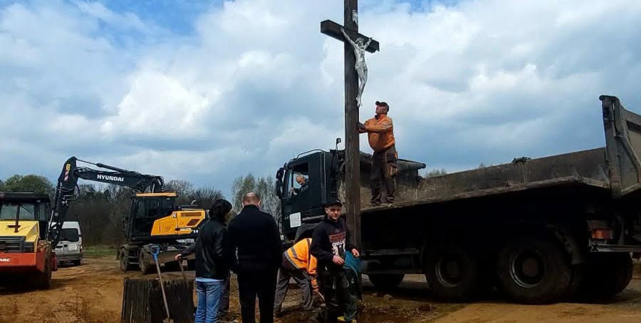 Powiat tarnogórski. Zdemontowali krzyż. Gdzie stanie?