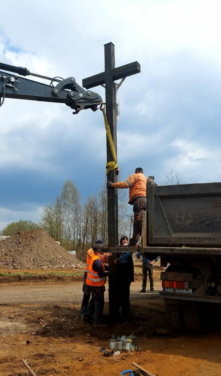 Powiat tarnogórski. Zdemontowali krzyż. Gdzie stanie?