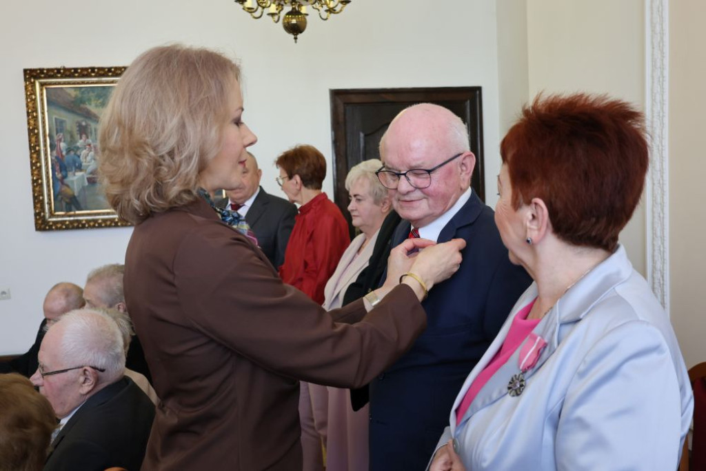 Żelazne, diamentowe i złote pary