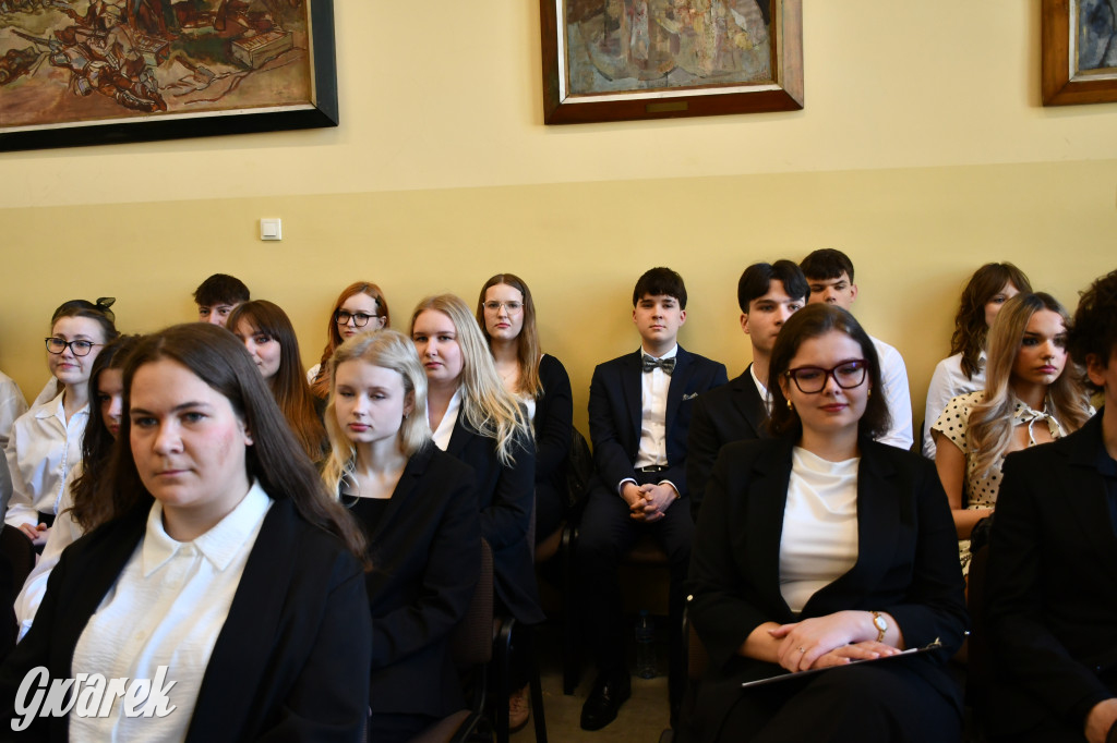 Tarnowskie Góry. Staszic, maturzyści i ranga wojewódzka