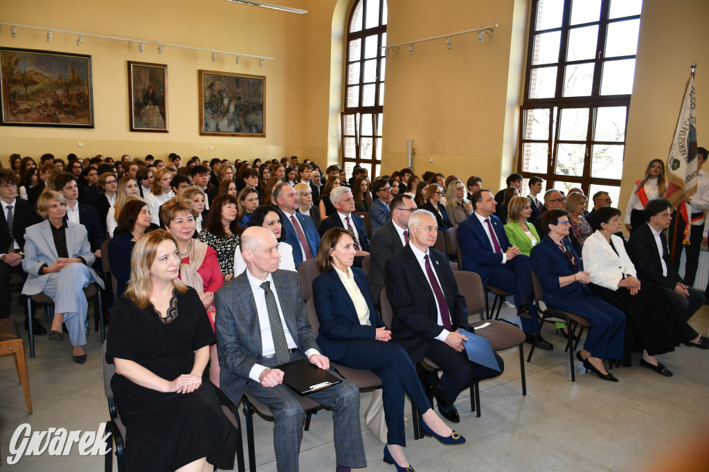 Tarnowskie Góry. Staszic, maturzyści i ranga wojewódzka