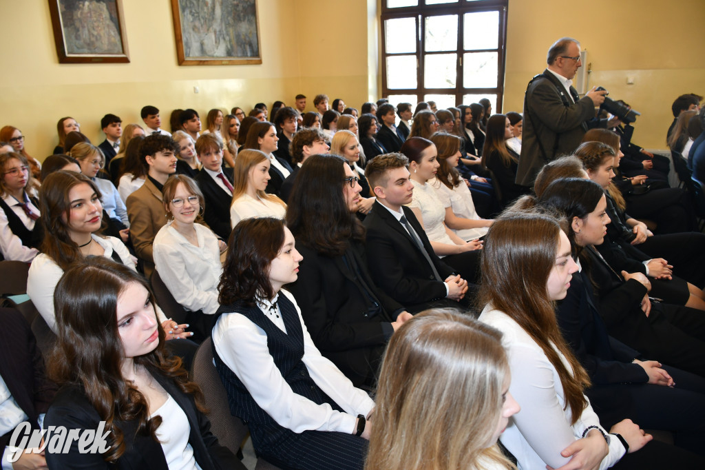 Tarnowskie Góry. Staszic, maturzyści i ranga wojewódzka