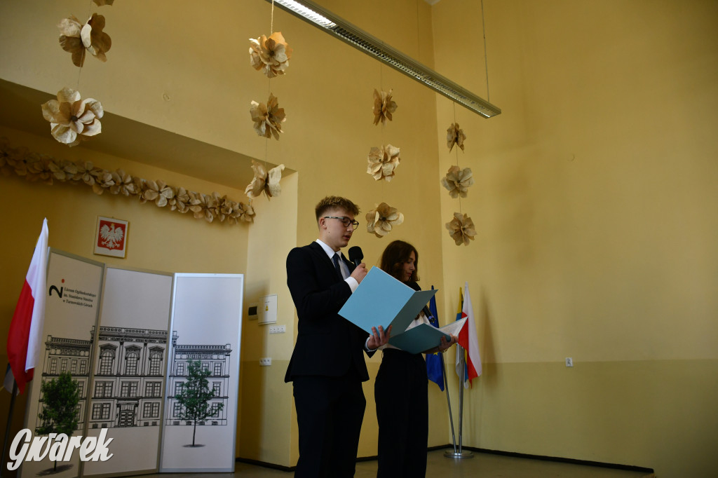 Tarnowskie Góry. Staszic, maturzyści i ranga wojewódzka