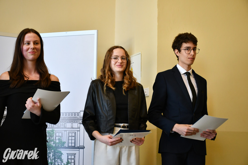 Tarnowskie Góry. Staszic, maturzyści i ranga wojewódzka