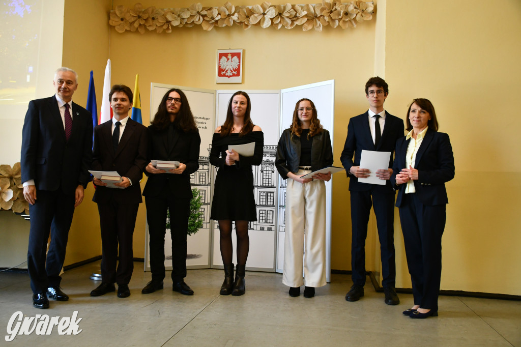 Tarnowskie Góry. Staszic, maturzyści i ranga wojewódzka