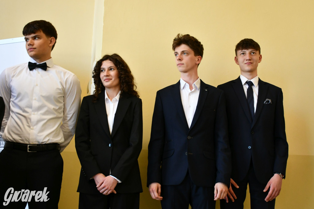 Tarnowskie Góry. Staszic, maturzyści i ranga wojewódzka