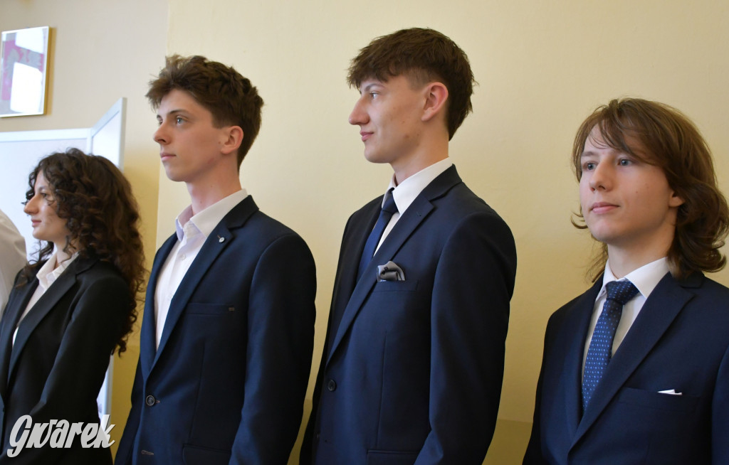 Tarnowskie Góry. Staszic, maturzyści i ranga wojewódzka