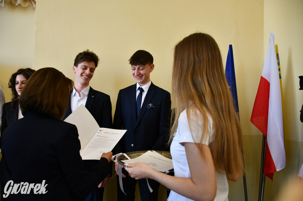 Tarnowskie Góry. Staszic, maturzyści i ranga wojewódzka