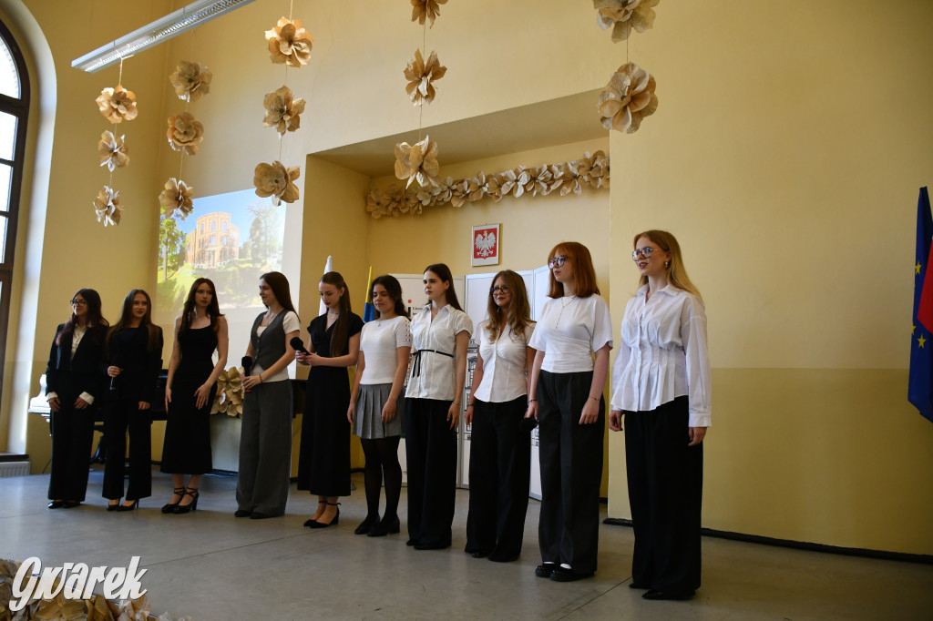 Tarnowskie Góry. Staszic, maturzyści i ranga wojewódzka