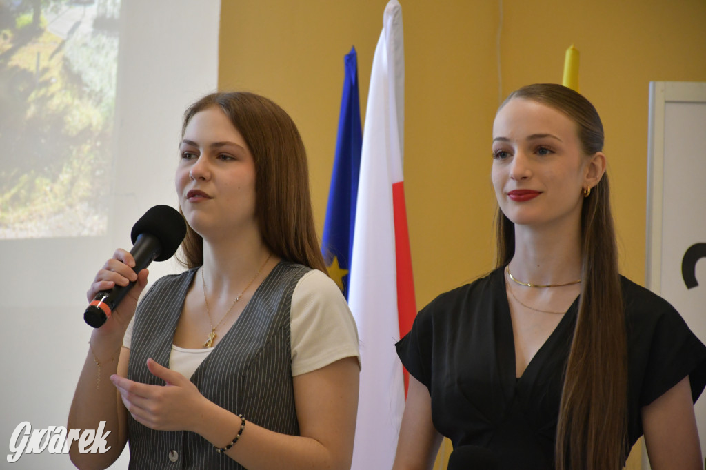 Tarnowskie Góry. Staszic, maturzyści i ranga wojewódzka