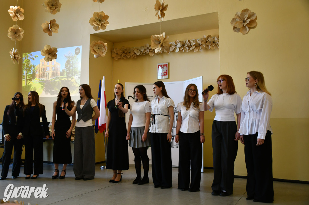Tarnowskie Góry. Staszic, maturzyści i ranga wojewódzka
