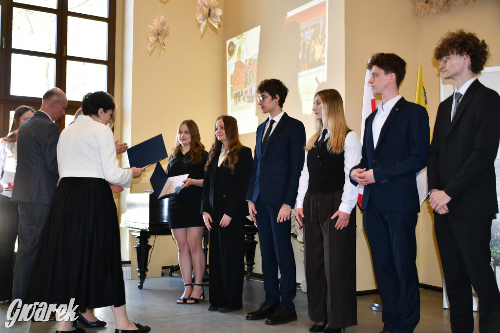 Tarnowskie Góry. Staszic, maturzyści i ranga wojewódzka