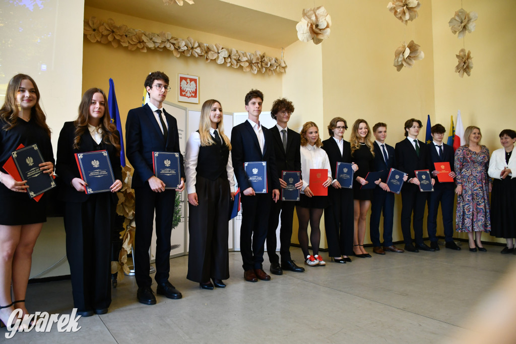 Tarnowskie Góry. Staszic, maturzyści i ranga wojewódzka