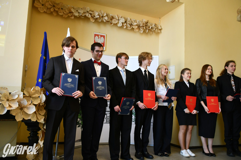 Tarnowskie Góry. Staszic, maturzyści i ranga wojewódzka