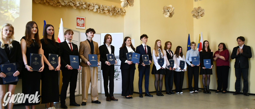 Tarnowskie Góry. Staszic, maturzyści i ranga wojewódzka