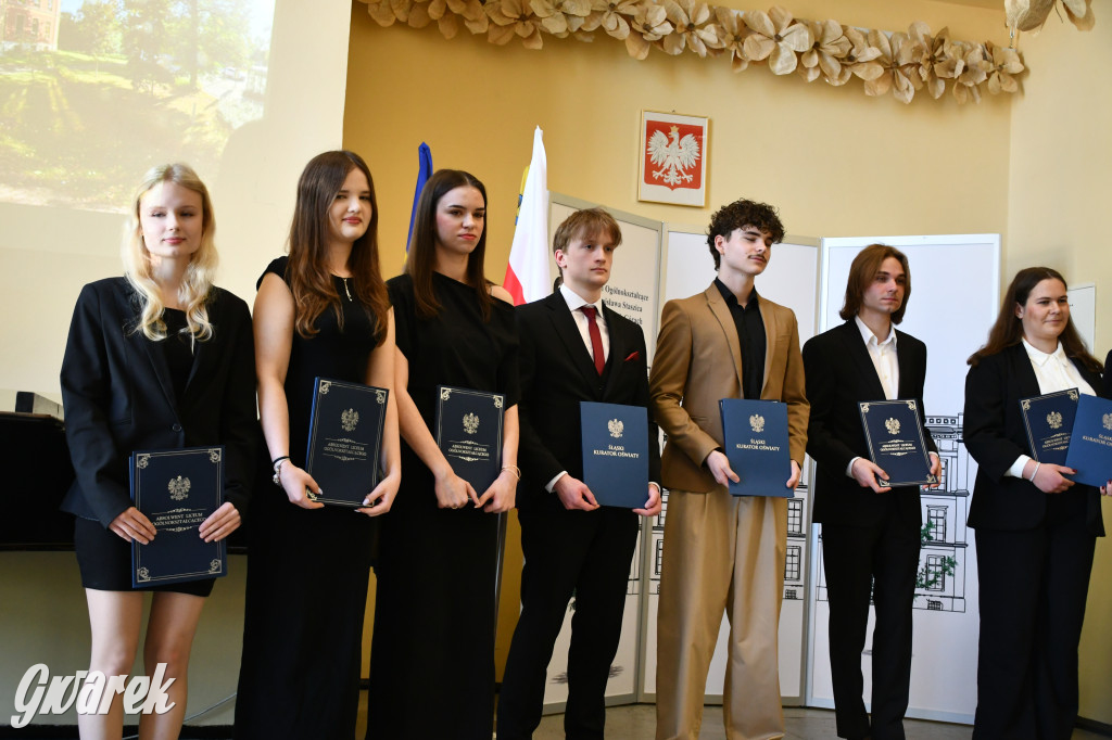 Tarnowskie Góry. Staszic, maturzyści i ranga wojewódzka