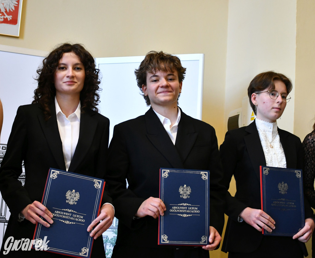 Tarnowskie Góry. Staszic, maturzyści i ranga wojewódzka