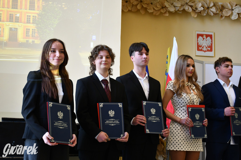 Tarnowskie Góry. Staszic, maturzyści i ranga wojewódzka