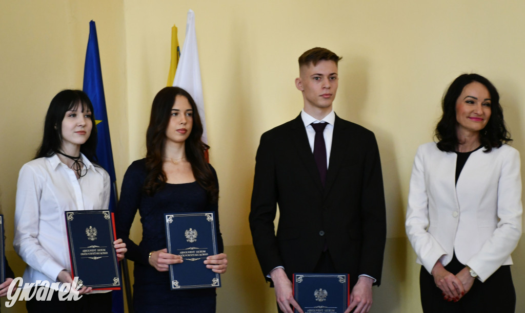 Tarnowskie Góry. Staszic, maturzyści i ranga wojewódzka