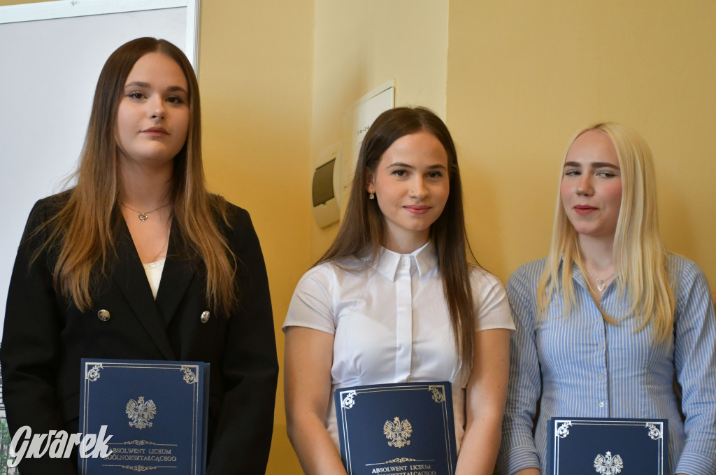 Tarnowskie Góry. Staszic, maturzyści i ranga wojewódzka