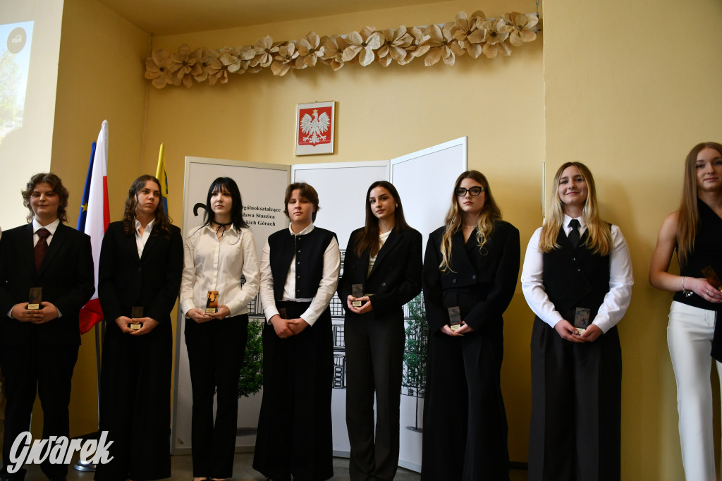 Tarnowskie Góry. Staszic, maturzyści i ranga wojewódzka