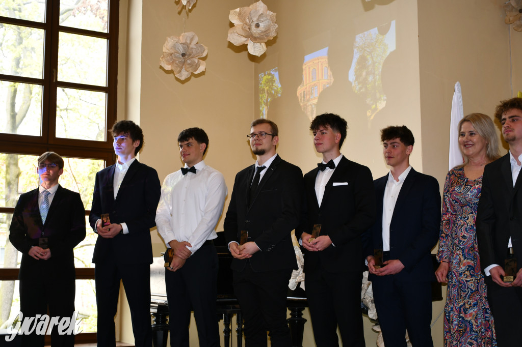 Tarnowskie Góry. Staszic, maturzyści i ranga wojewódzka