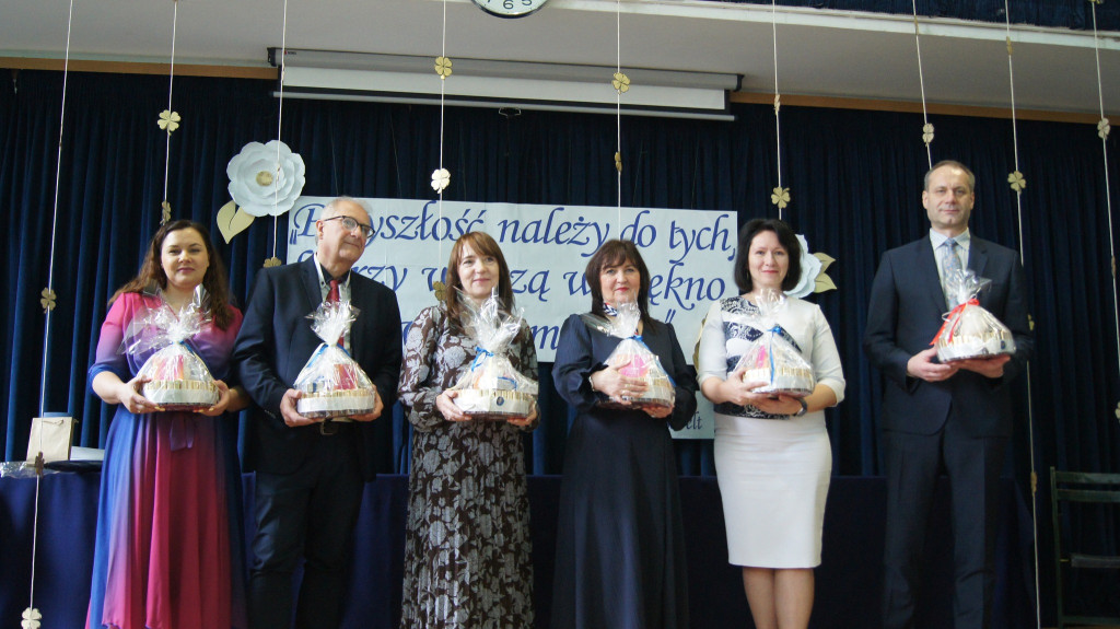 Piekary Śląskie. Pożegnanie z maturzystami