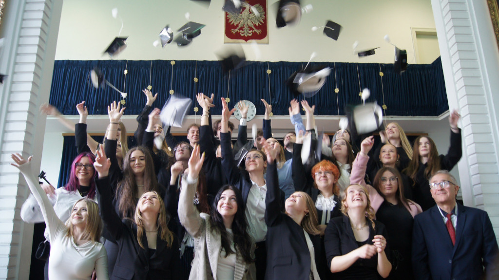 Piekary Śląskie. Pożegnanie z maturzystami