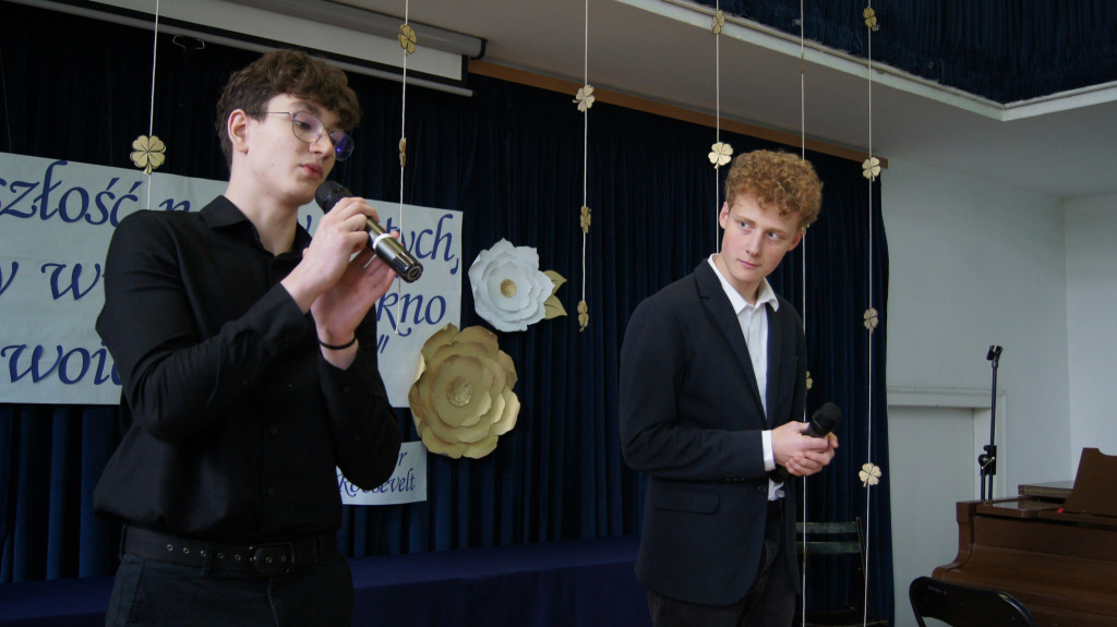 Piekary Śląskie. Pożegnanie z maturzystami